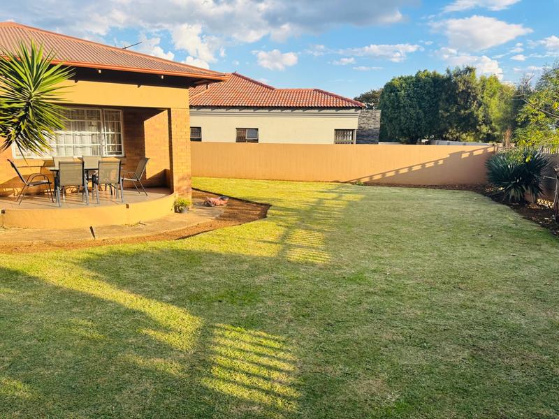 3 Bedroom Property for Sale in Vanderbijlpark Cw 6 Gauteng