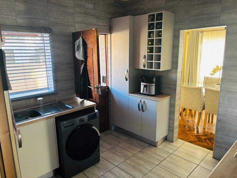 3 Bedroom Property for Sale in Vanderbijlpark Cw 6 Gauteng