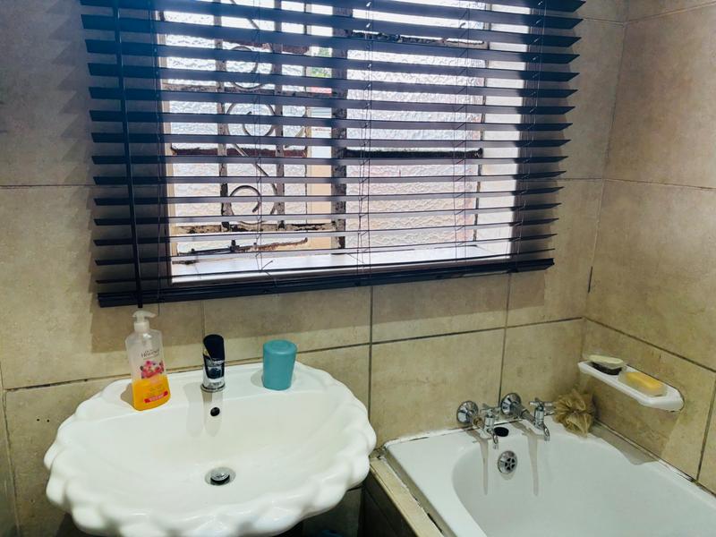 3 Bedroom Property for Sale in Vanderbijlpark Cw 6 Gauteng