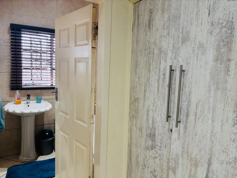 3 Bedroom Property for Sale in Vanderbijlpark Cw 6 Gauteng