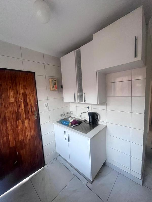 2 Bedroom Property for Sale in Clayville Gauteng