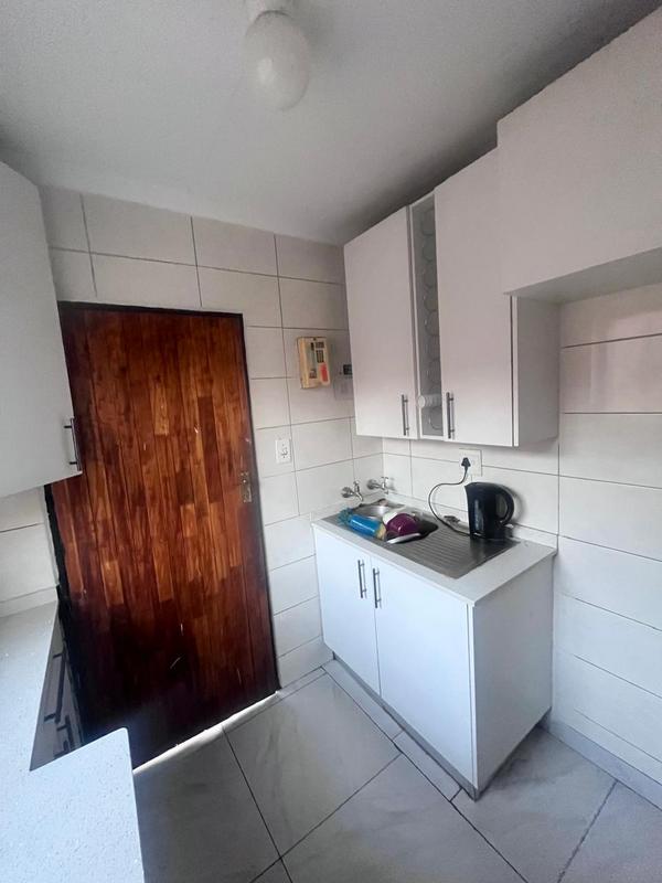 2 Bedroom Property for Sale in Clayville Gauteng