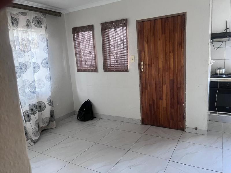 2 Bedroom Property for Sale in Clayville Gauteng