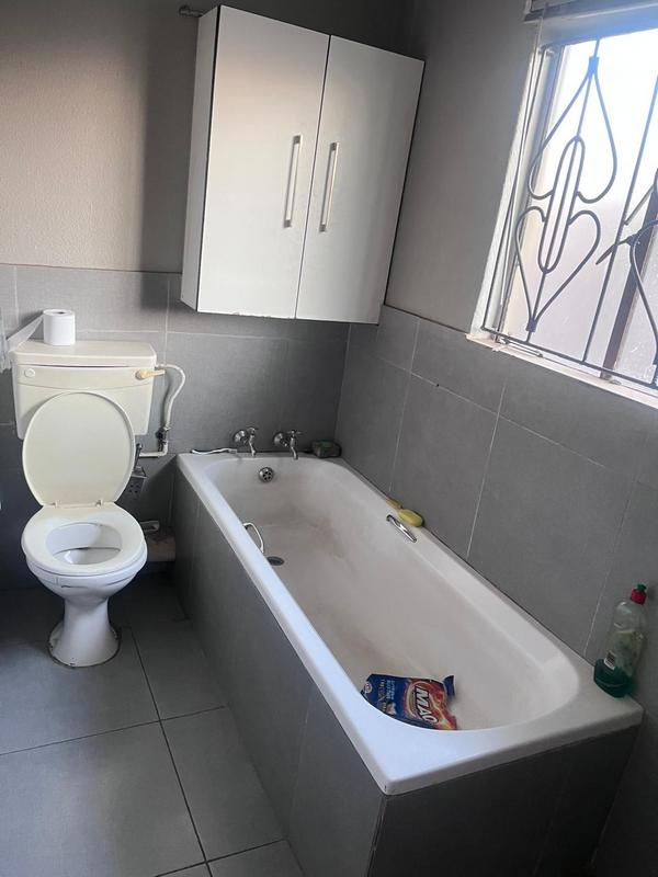 2 Bedroom Property for Sale in Clayville Gauteng