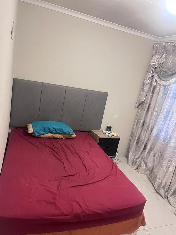 2 Bedroom Property for Sale in Clayville Gauteng
