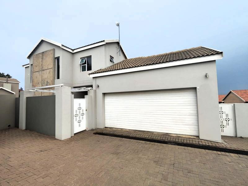 4 Bedroom Property for Sale in Thatchfield Gauteng