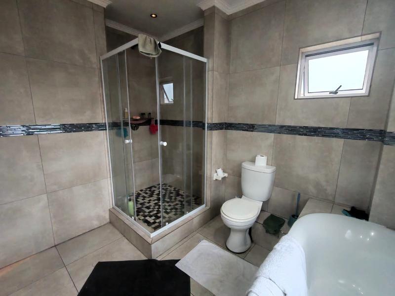 4 Bedroom Property for Sale in Thatchfield Gauteng