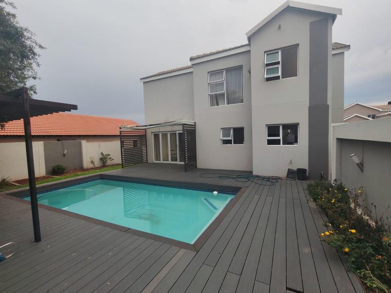 4 Bedroom Property for Sale in Thatchfield Gauteng