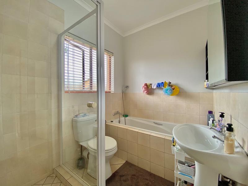 2 Bedroom Property for Sale in Noordwyk Gauteng