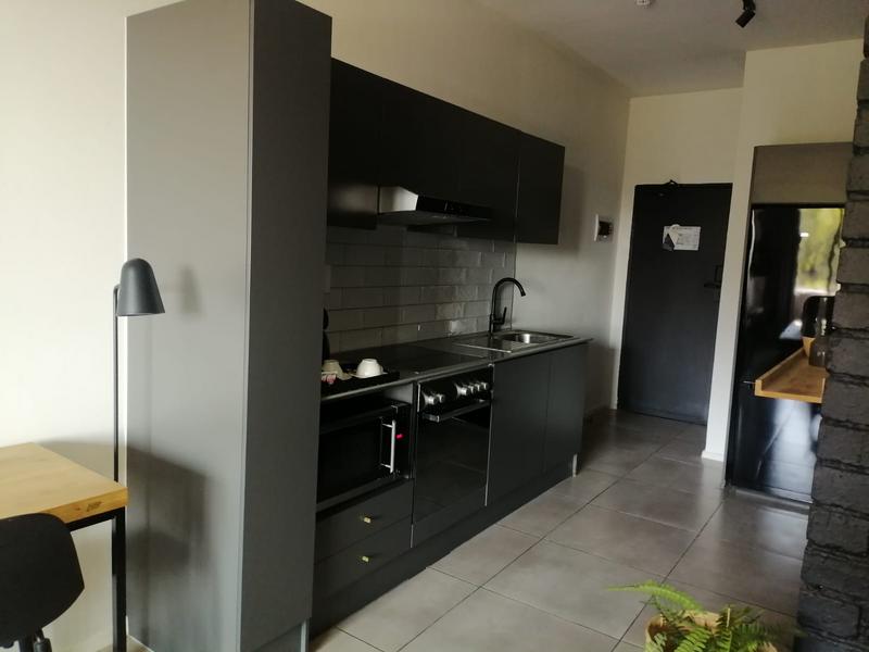1 Bedroom Property for Sale in Benmore Gardens Gauteng