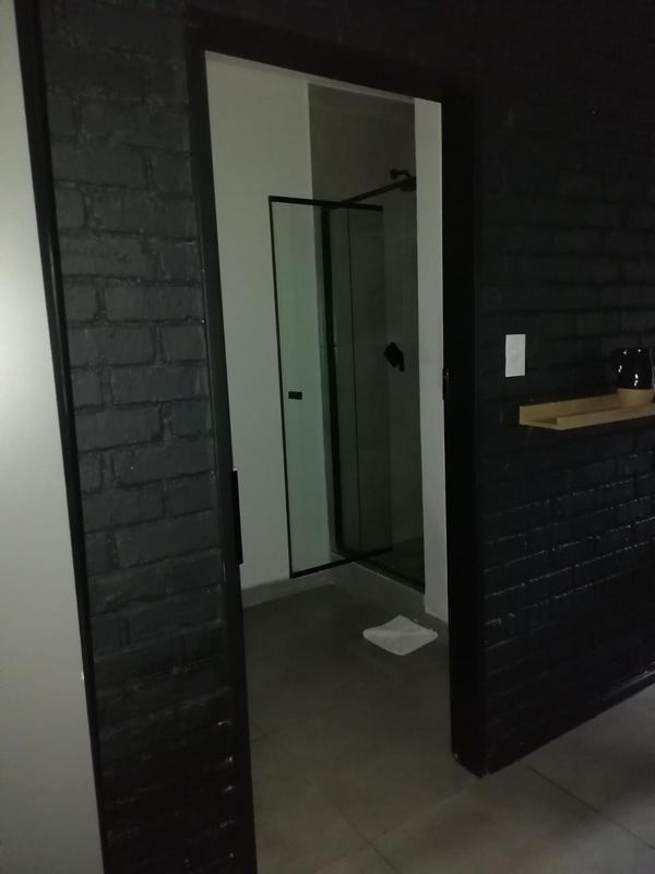 1 Bedroom Property for Sale in Benmore Gardens Gauteng