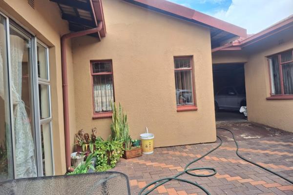 7 Bedroom Property for Sale in Diepkloof Gauteng