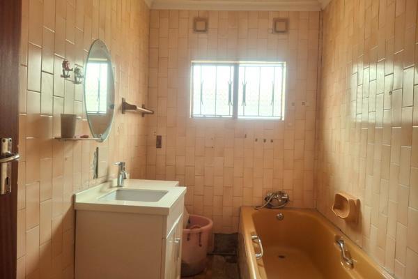 7 Bedroom Property for Sale in Diepkloof Gauteng