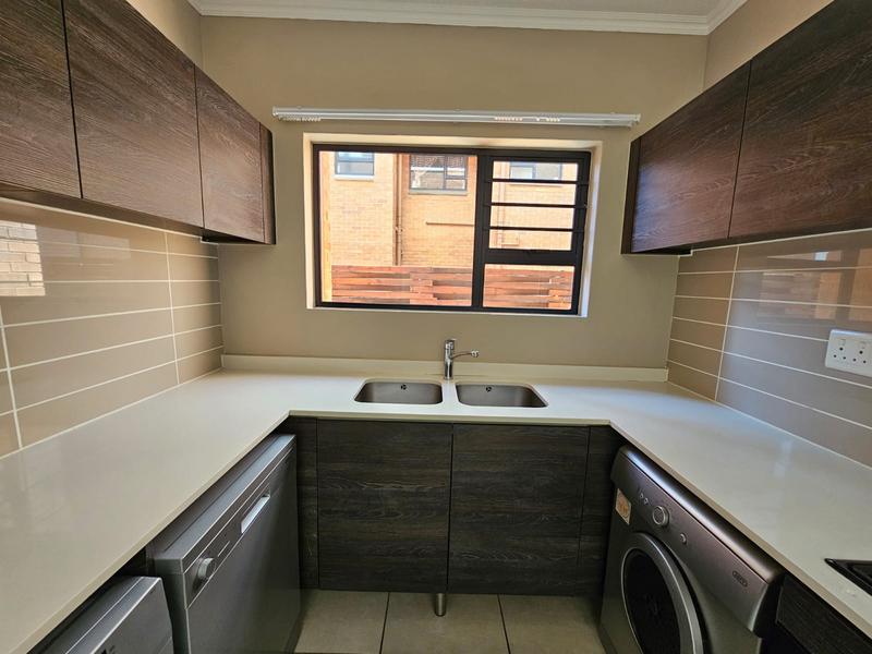To Let 3 Bedroom Property for Rent in Olivedale Gauteng