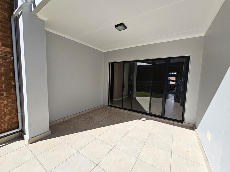 To Let 3 Bedroom Property for Rent in Olivedale Gauteng