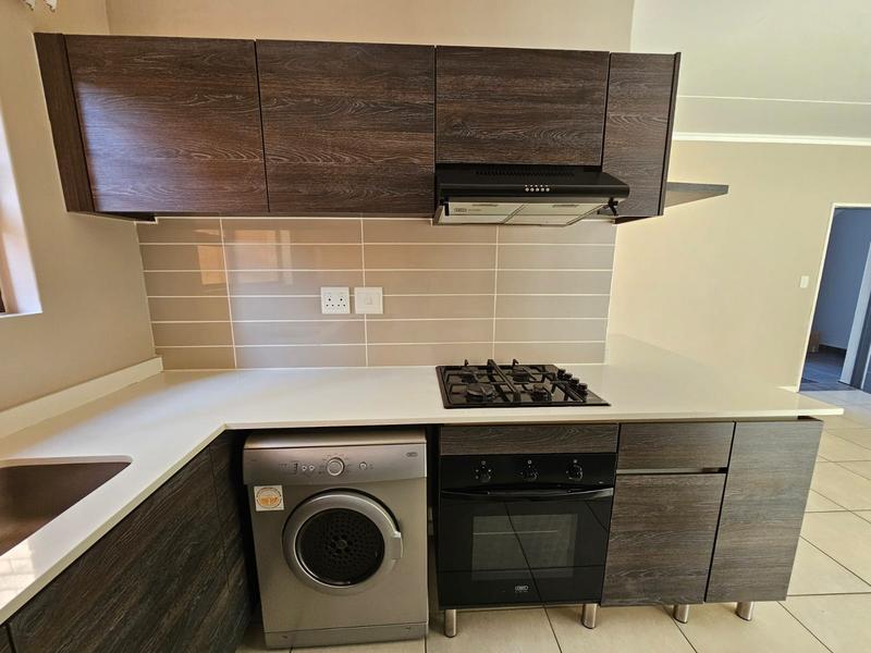 To Let 3 Bedroom Property for Rent in Olivedale Gauteng