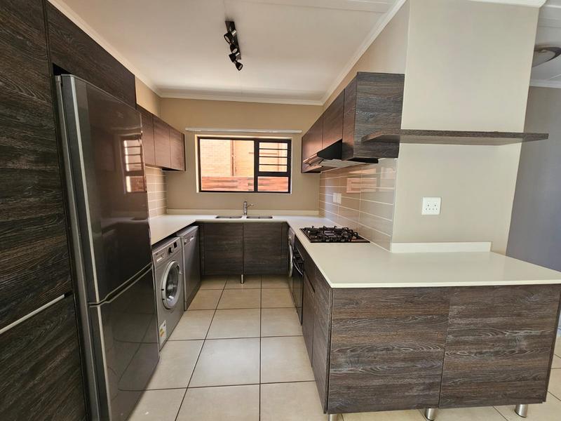 To Let 3 Bedroom Property for Rent in Olivedale Gauteng