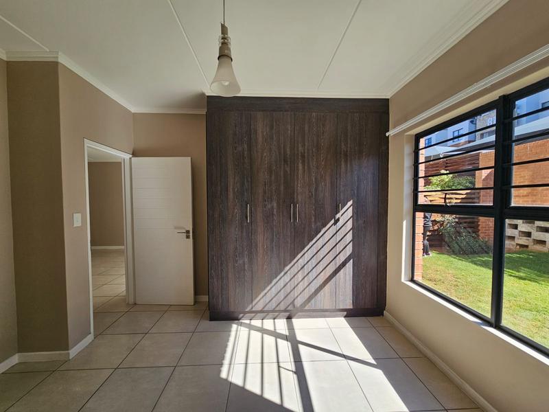 To Let 3 Bedroom Property for Rent in Olivedale Gauteng