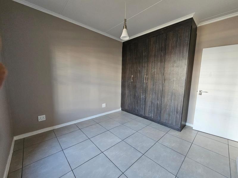 To Let 3 Bedroom Property for Rent in Olivedale Gauteng