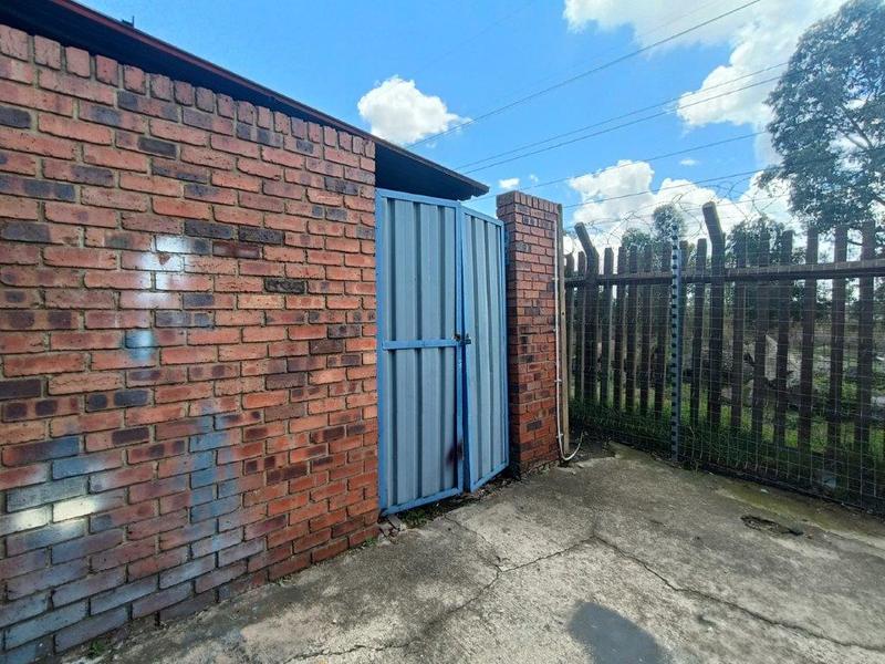 To Let Commercial Property for Rent in Robertville Gauteng