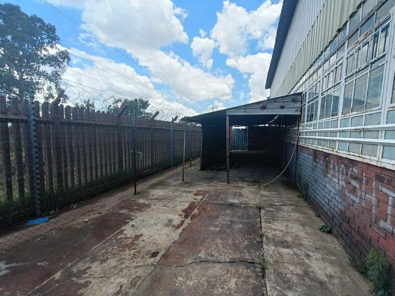 To Let Commercial Property for Rent in Robertville Gauteng