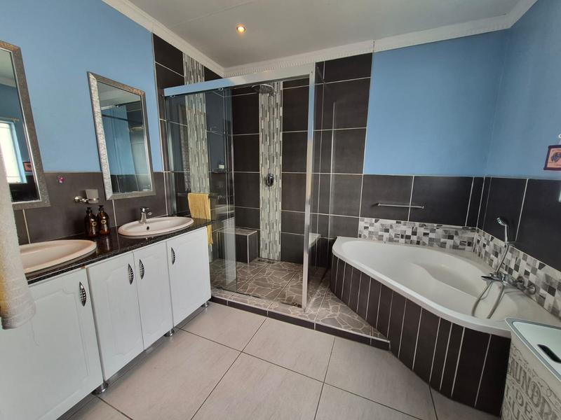 4 Bedroom Property for Sale in Highveld Gauteng