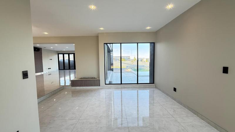 5 Bedroom Property for Sale in Midstream Heights Gauteng