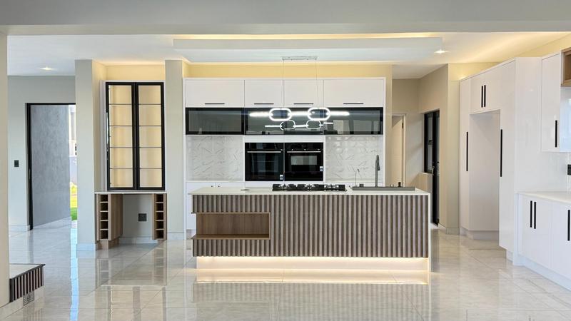 5 Bedroom Property for Sale in Midstream Heights Gauteng