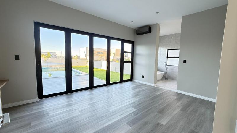 5 Bedroom Property for Sale in Midstream Heights Gauteng