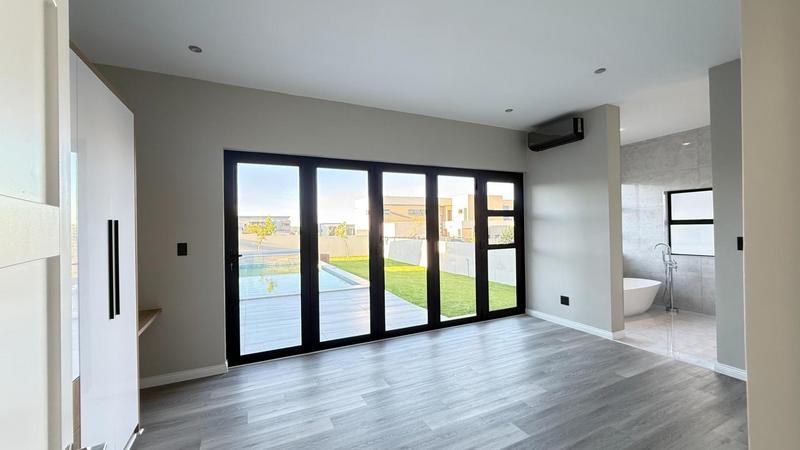 5 Bedroom Property for Sale in Midstream Heights Gauteng