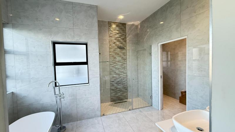 5 Bedroom Property for Sale in Midstream Heights Gauteng