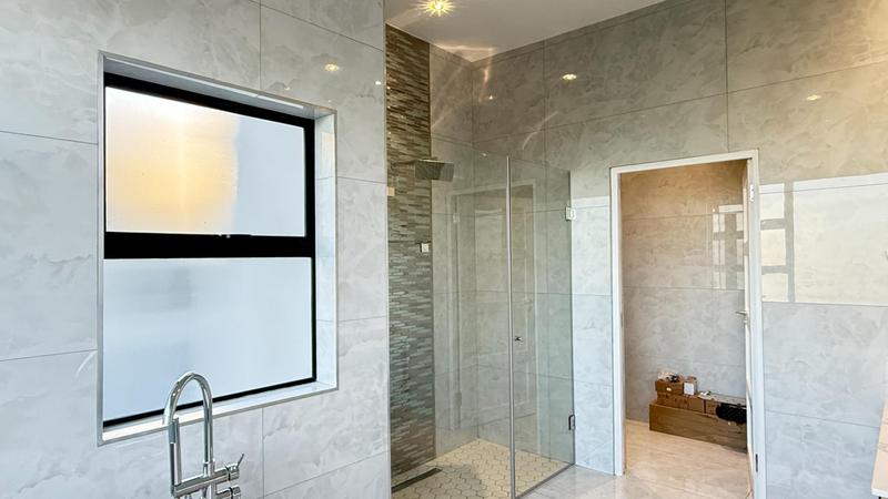 5 Bedroom Property for Sale in Midstream Heights Gauteng