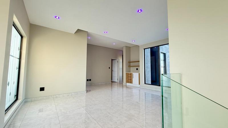 5 Bedroom Property for Sale in Midstream Heights Gauteng