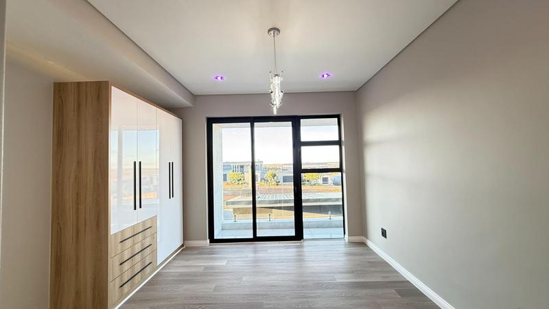 5 Bedroom Property for Sale in Midstream Heights Gauteng