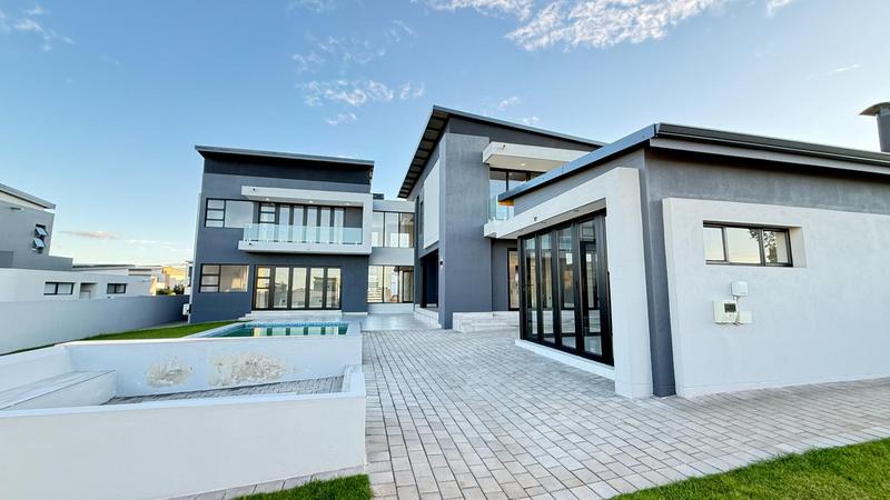 5 Bedroom Property for Sale in Midstream Heights Gauteng