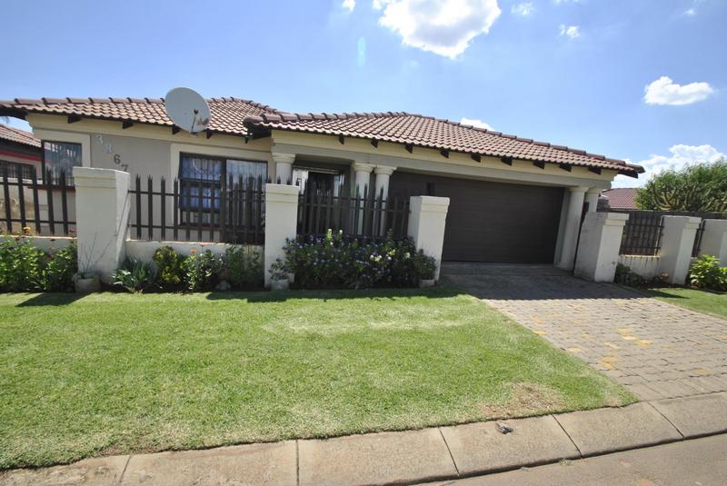 3 Bedroom Property for Sale in Dawn Park Gauteng