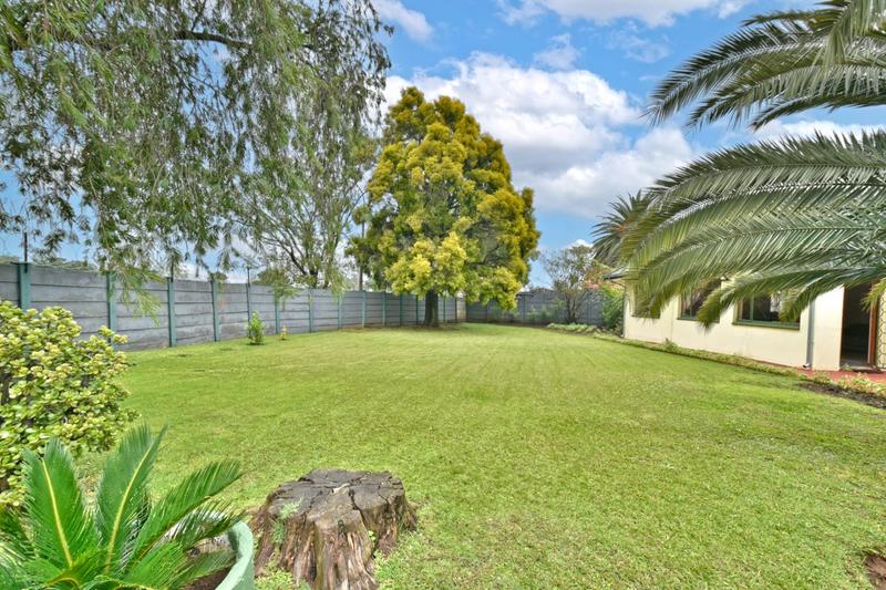 4 Bedroom Property for Sale in General Albertspark Gauteng