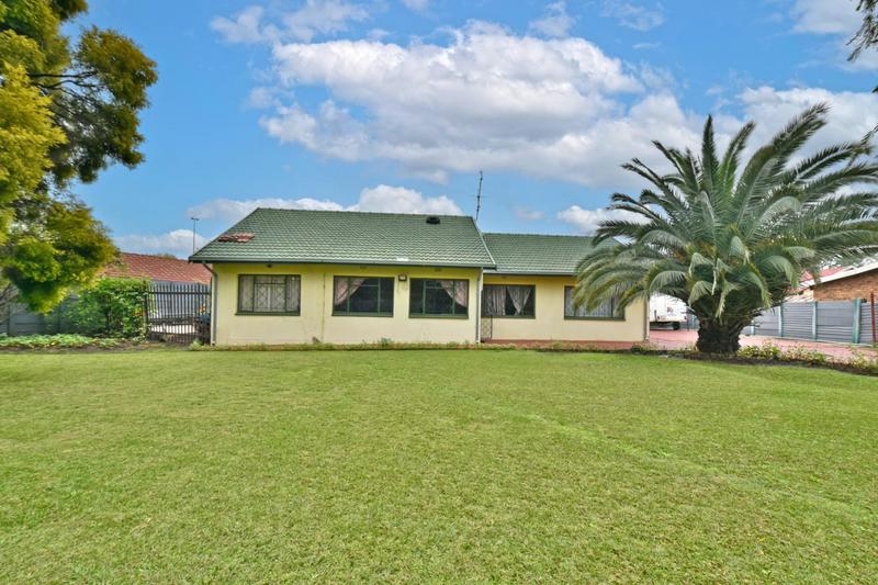 4 Bedroom Property for Sale in General Albertspark Gauteng
