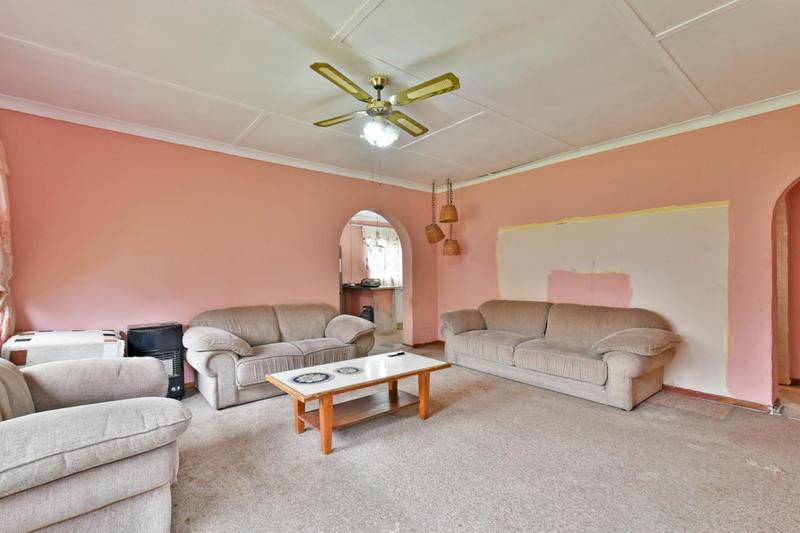 4 Bedroom Property for Sale in General Albertspark Gauteng