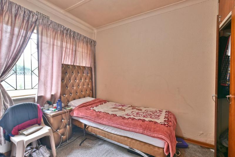 4 Bedroom Property for Sale in General Albertspark Gauteng