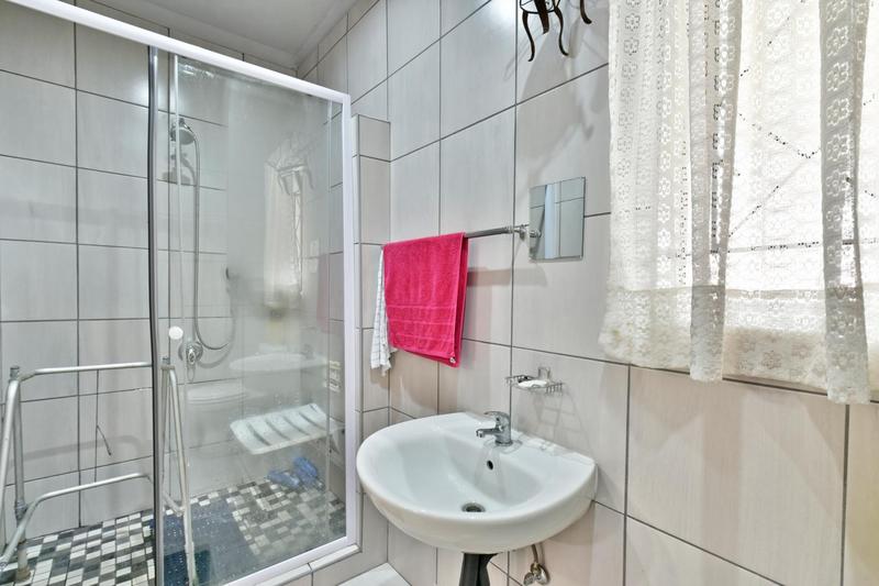 4 Bedroom Property for Sale in General Albertspark Gauteng