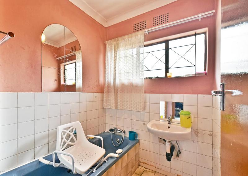 4 Bedroom Property for Sale in General Albertspark Gauteng
