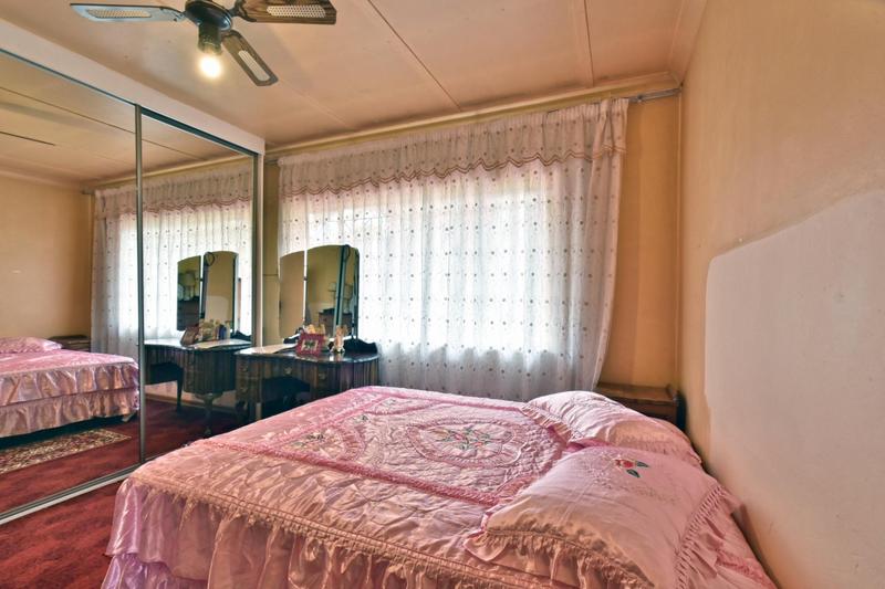 4 Bedroom Property for Sale in General Albertspark Gauteng