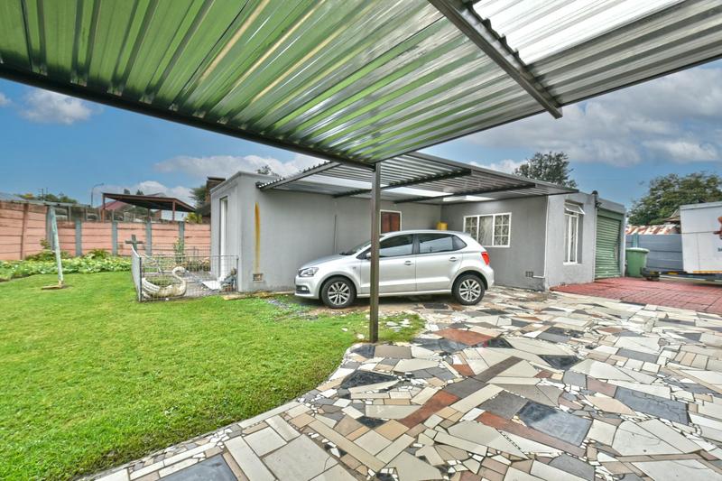 4 Bedroom Property for Sale in General Albertspark Gauteng