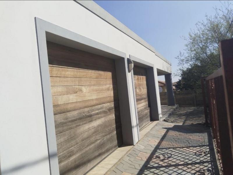 3 Bedroom Property for Sale in Cosmo City Gauteng