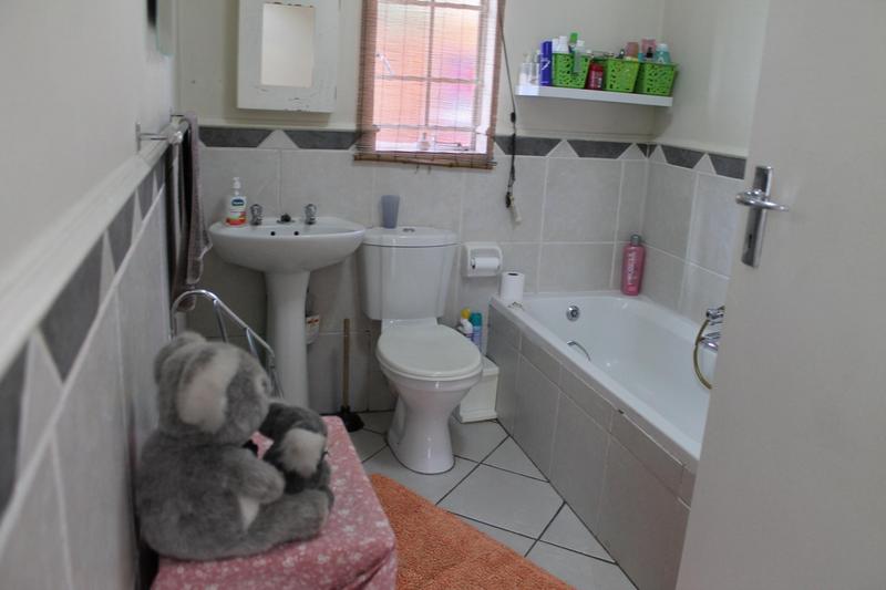 2 Bedroom Property for Sale in Illiondale Gauteng