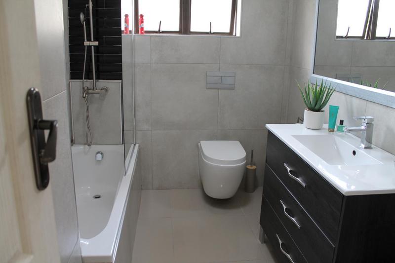 3 Bedroom Property for Sale in Buurendal Gauteng