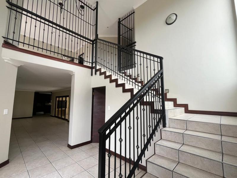 To Let 4 Bedroom Property for Rent in Waterkloof A H Gauteng