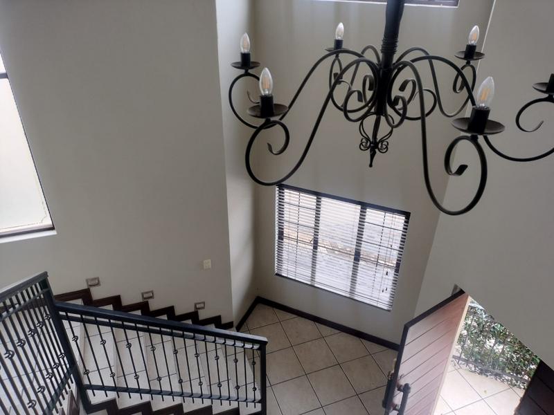 To Let 4 Bedroom Property for Rent in Waterkloof A H Gauteng