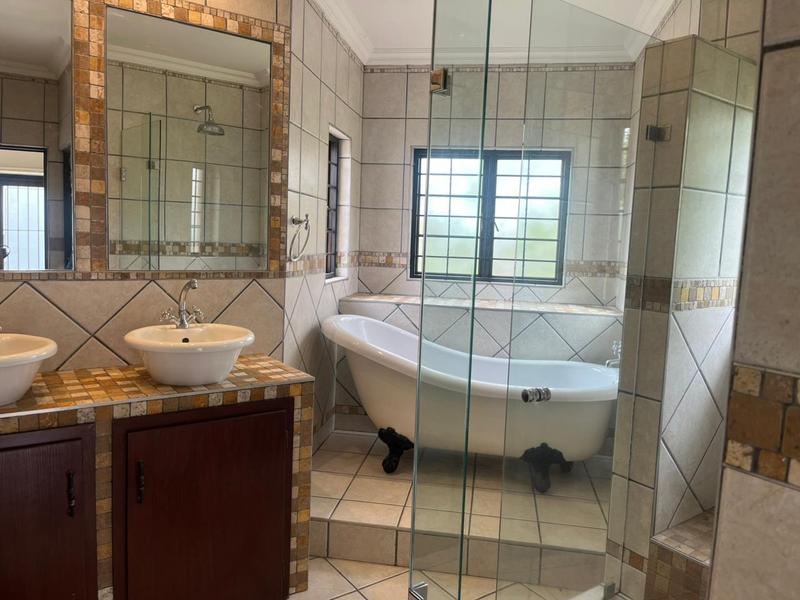 To Let 4 Bedroom Property for Rent in Waterkloof A H Gauteng